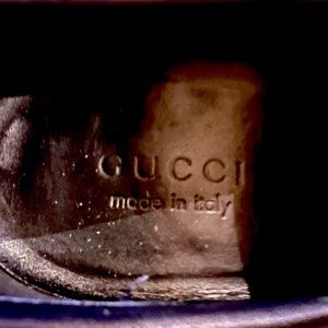 Excellent condition, with dust bag. No box